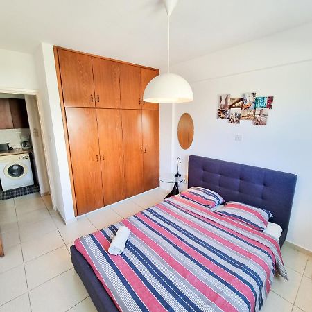 Seaside Heaven Apartment With Pool Ларнака Екстер'єр фото
