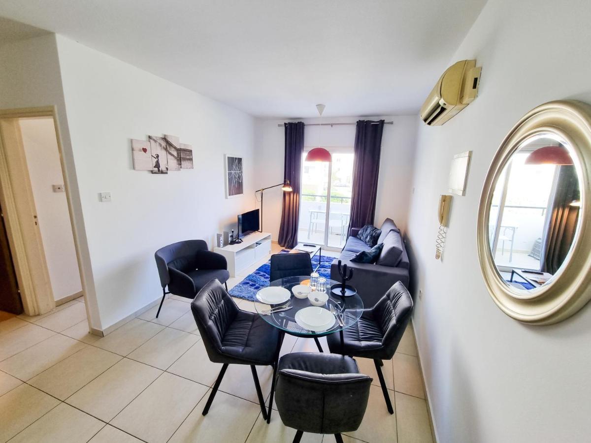 Seaside Heaven Apartment With Pool Ларнака Екстер'єр фото